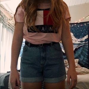 UO limited edition pink Tommy Hilfiger tee!!